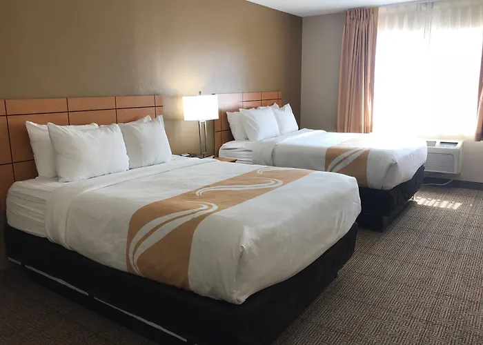 Quality & Southwest Near I-72 Hotel 4*