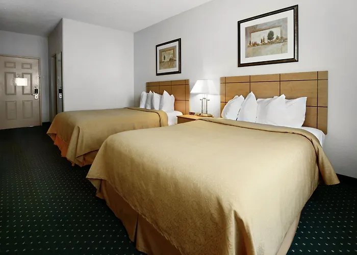 Hotel Quality & Southwest Near I-72 4*