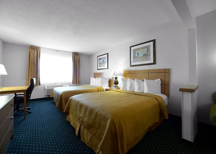 Quality & Southwest Near I-72 Hotel 4*