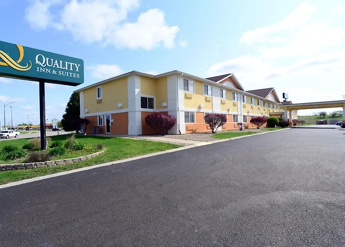 Hotel Quality & Southwest Near I-72 4*