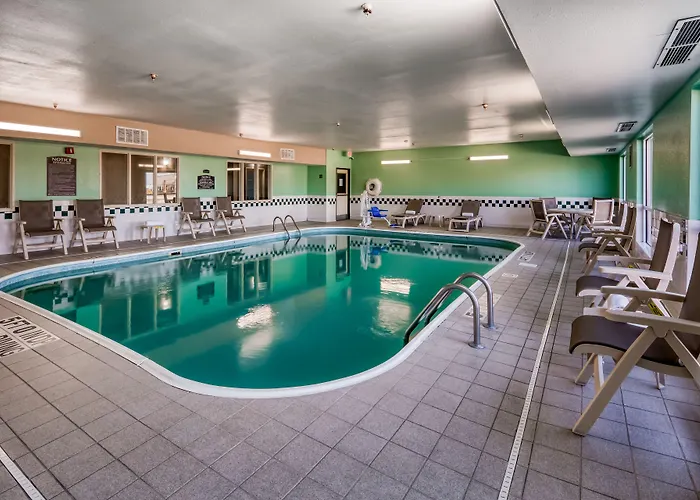 Hotel Quality & Southwest Near I-72