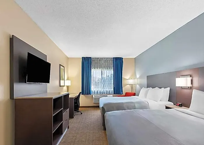Quality & Southwest Near I-72 Hotel