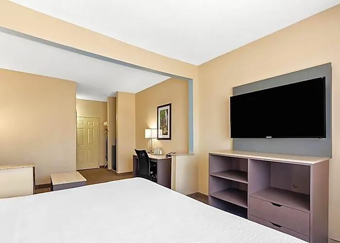 Hotel Quality & Southwest Near I-72 Springfield