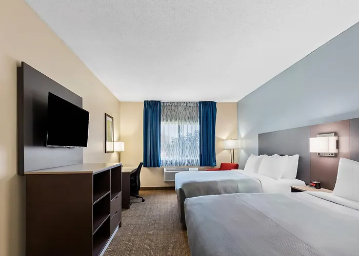 Hotel Quality & Southwest Near I-72 Springfield