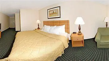 Quality & Southwest Near I-72 Hotel 4*